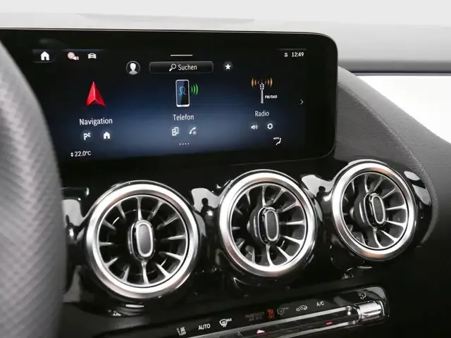 Mercedes-Benz GLA 220