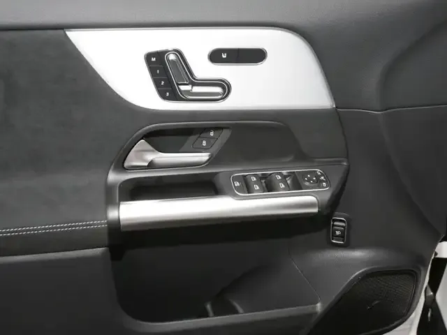 Mercedes-Benz GLA 220