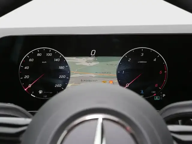 Mercedes-Benz GLA 220