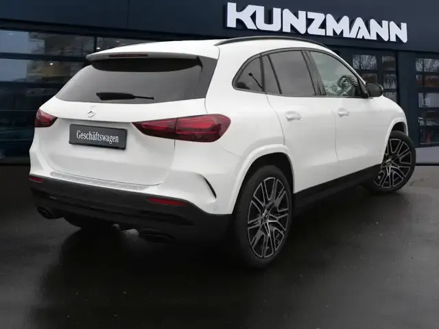 Mercedes-Benz GLA 220