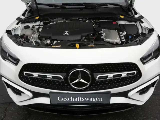 Mercedes-Benz GLA 220