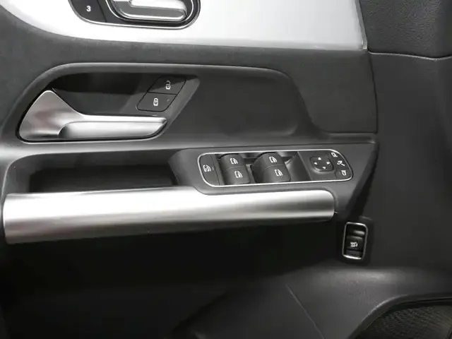 Mercedes-Benz GLA 220