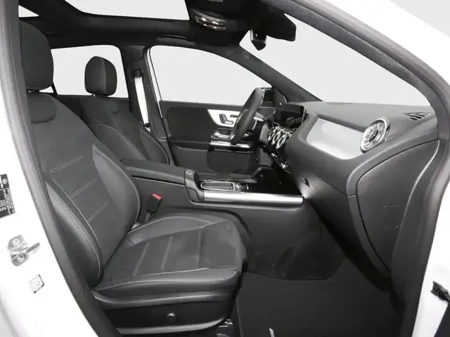 Mercedes-Benz GLA 220