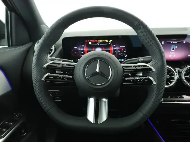 Mercedes-Benz GLA 220