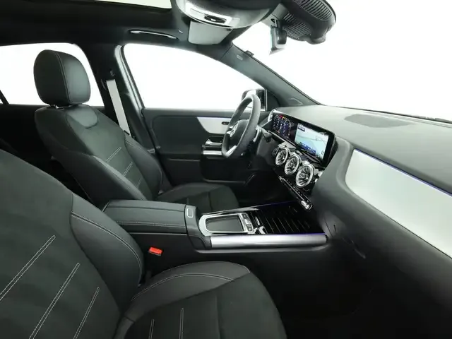 Mercedes-Benz GLA 220