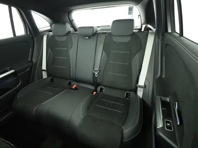 Mercedes-Benz GLA 220