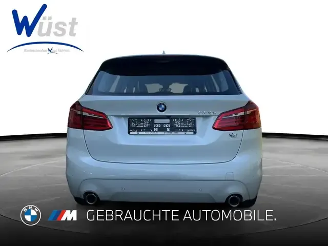 BMW 220