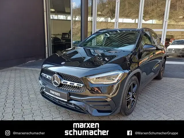 Mercedes-Benz GLA 220