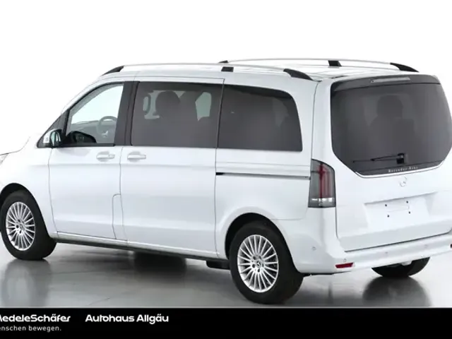 Mercedes-Benz V 220