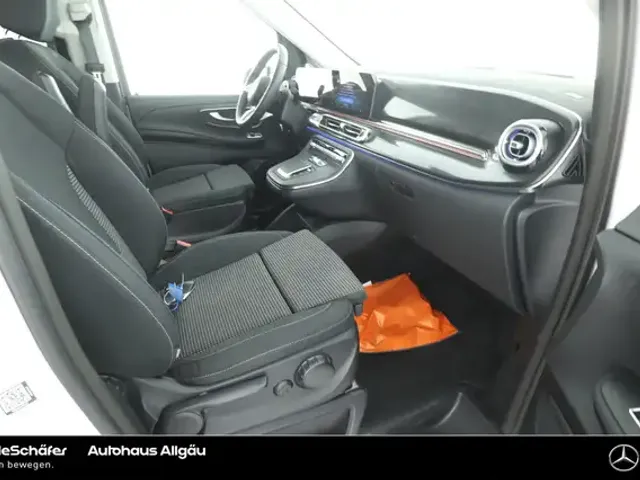 Mercedes-Benz V 220