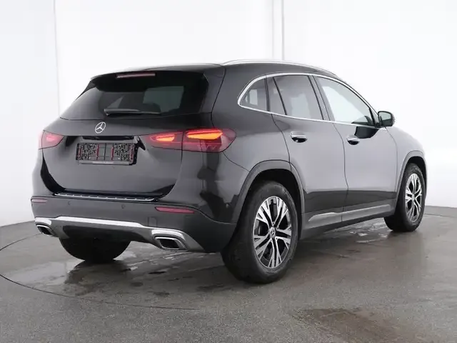 Mercedes-Benz GLA 220