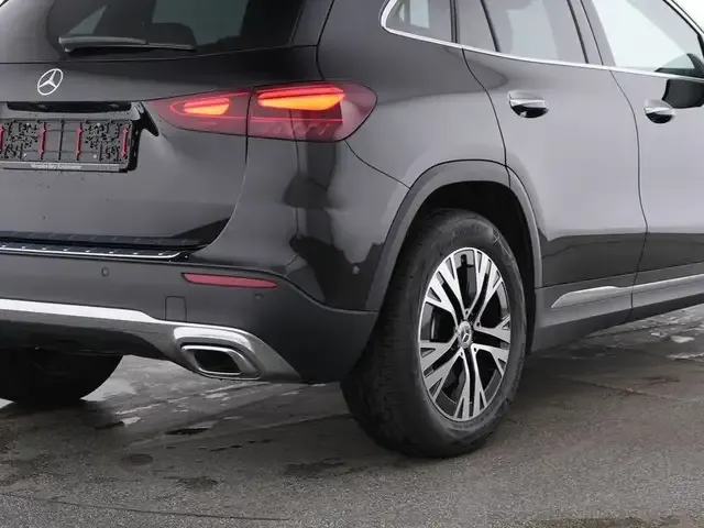 Mercedes-Benz GLA 220