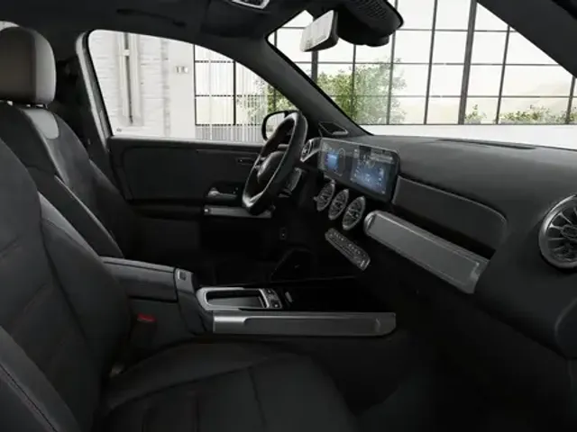 Mercedes-Benz GLB 220