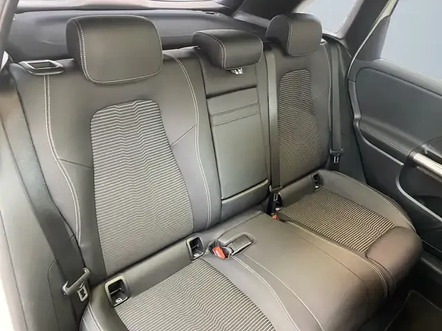 Mercedes-Benz B 220