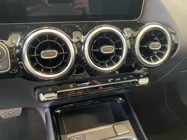 Mercedes-Benz B 220