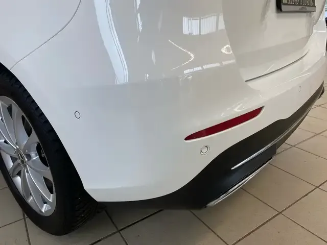 Mercedes-Benz B 220