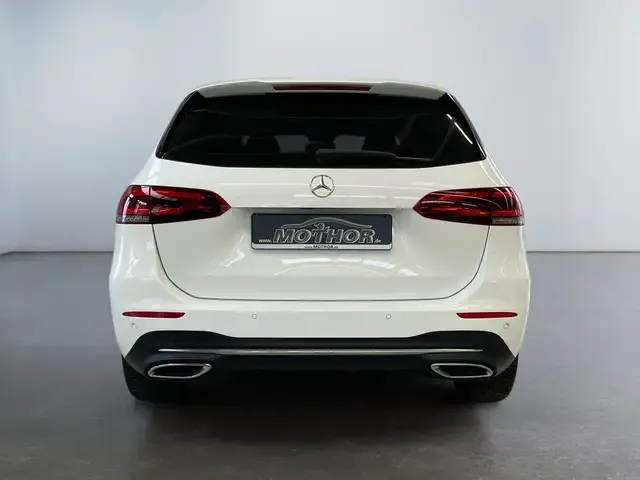 Mercedes-Benz B 220