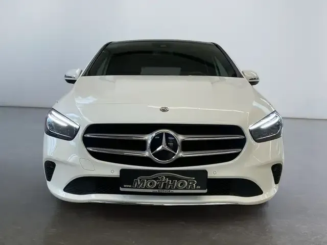 Mercedes-Benz B 220