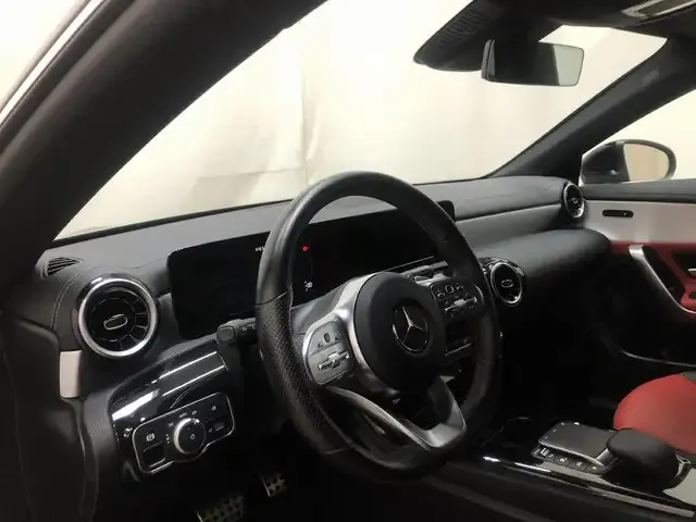 Mercedes-Benz CLA 220
