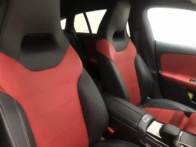 Mercedes-Benz CLA 220