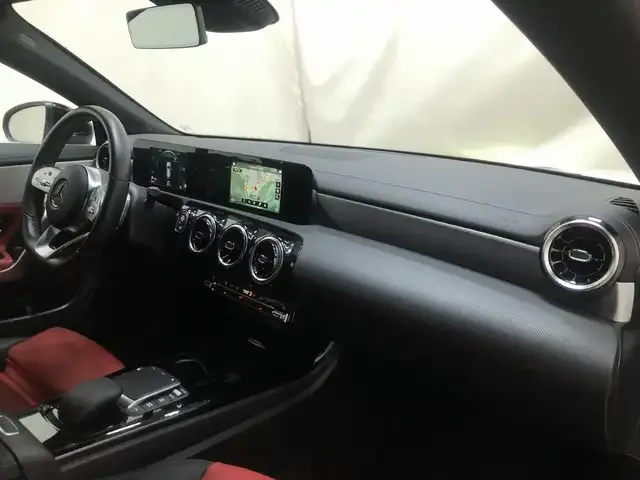 Mercedes-Benz CLA 220