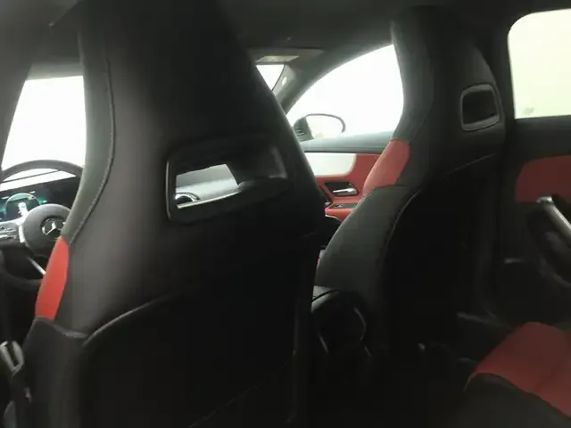 Mercedes-Benz CLA 220