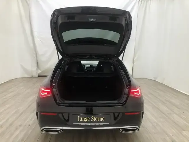 Mercedes-Benz CLA 220