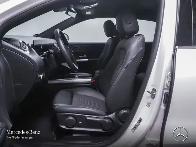 Mercedes-Benz EQA 300