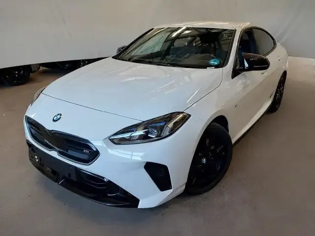 BMW 235