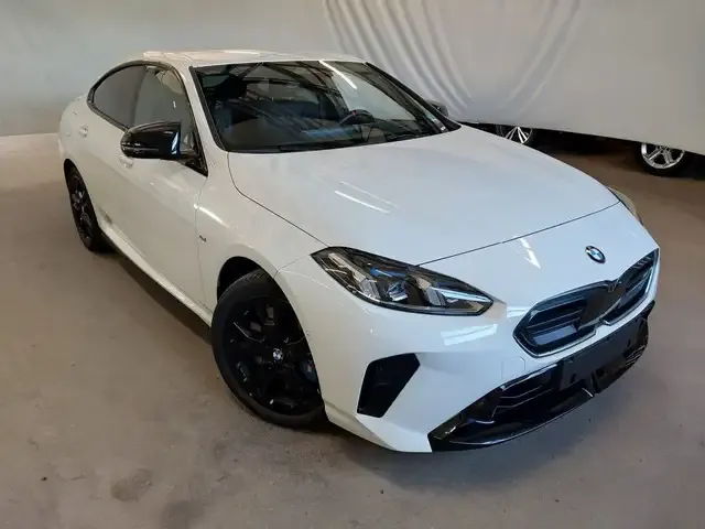 BMW 235