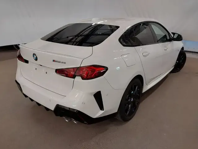 BMW 235