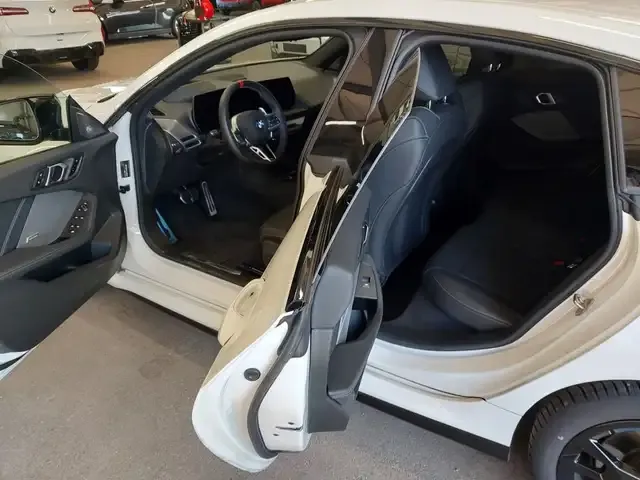 BMW 235