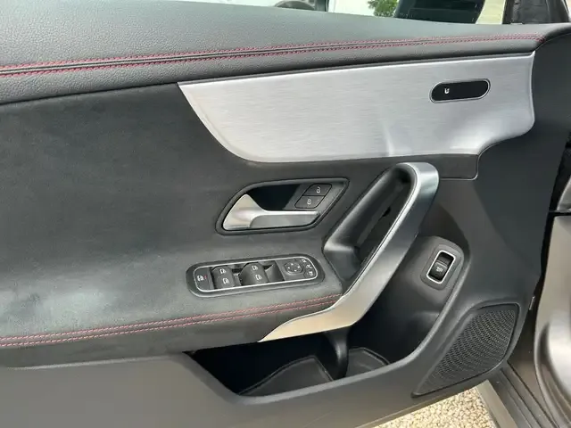 Mercedes-Benz CLA 220