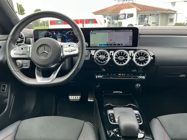 Mercedes-Benz CLA 220
