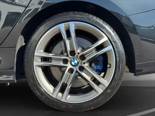 BMW 235