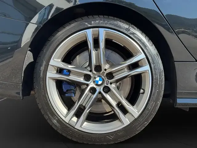 BMW 235