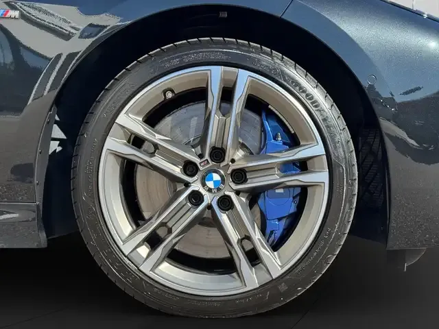BMW 235
