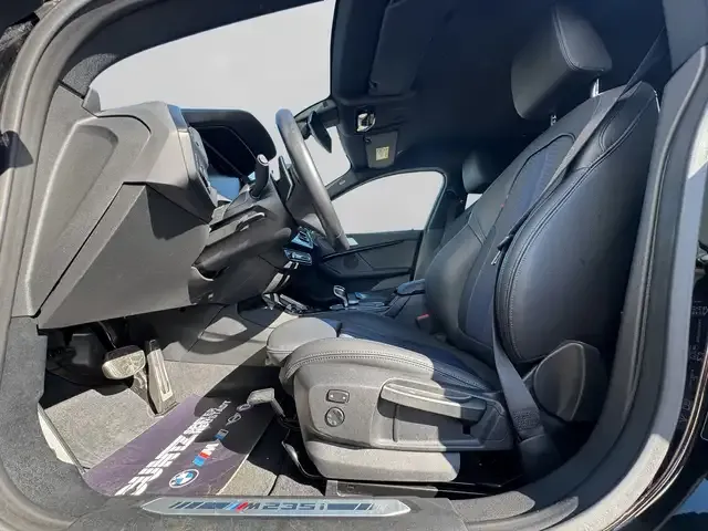 BMW 235
