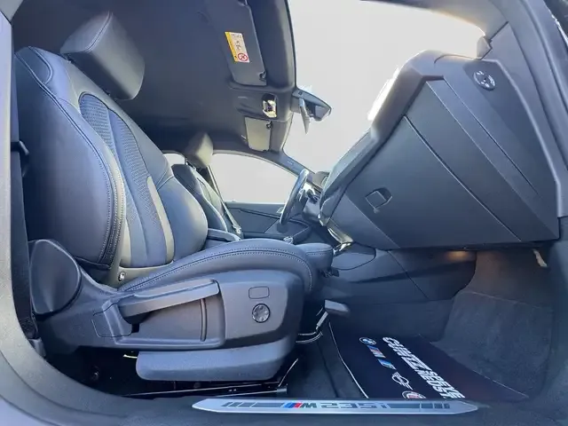 BMW 235