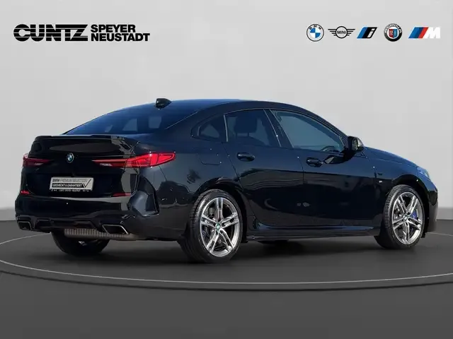 BMW 235