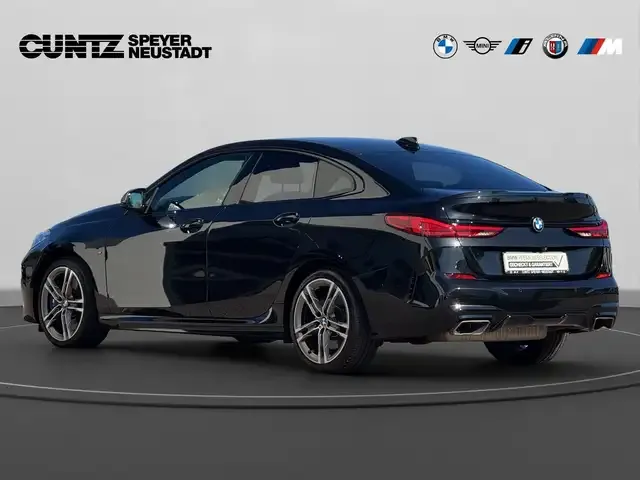 BMW 235