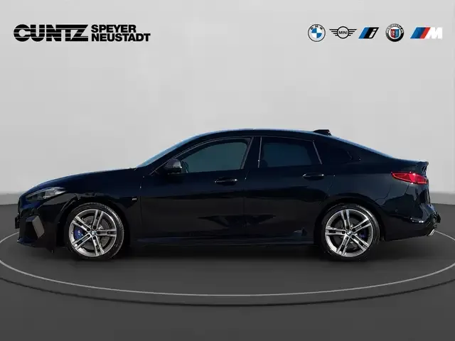 BMW 235