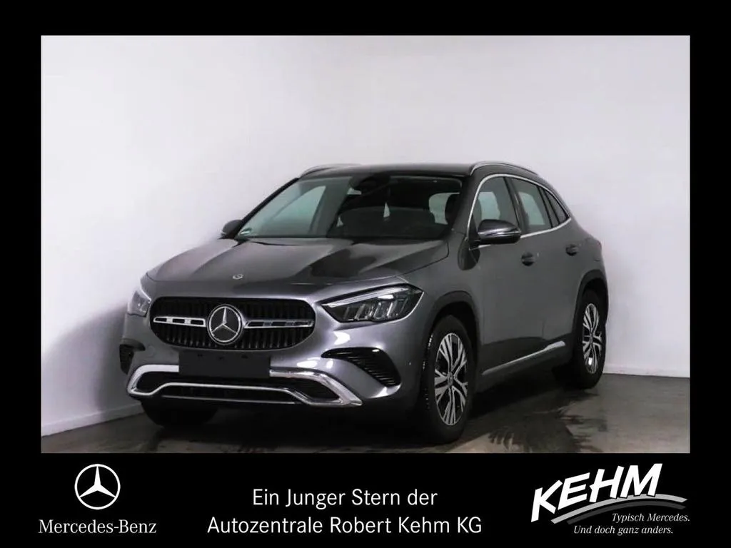 Mercedes-Benz GLA 220