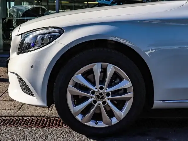 Mercedes-Benz C 200