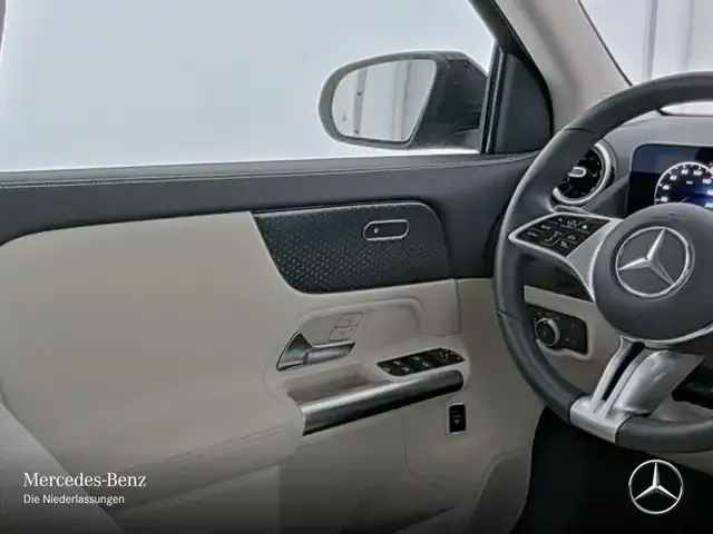 Mercedes-Benz GLA 180