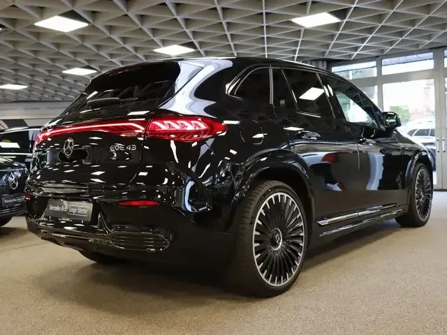 Mercedes-Benz EQE SUV