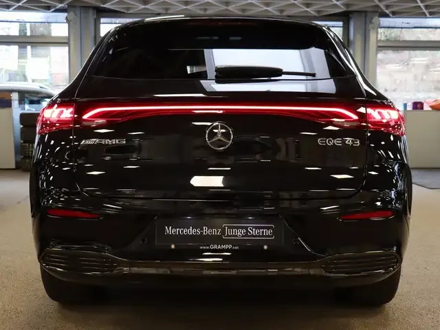 Mercedes-Benz EQE SUV