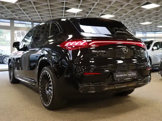 Mercedes-Benz EQE SUV