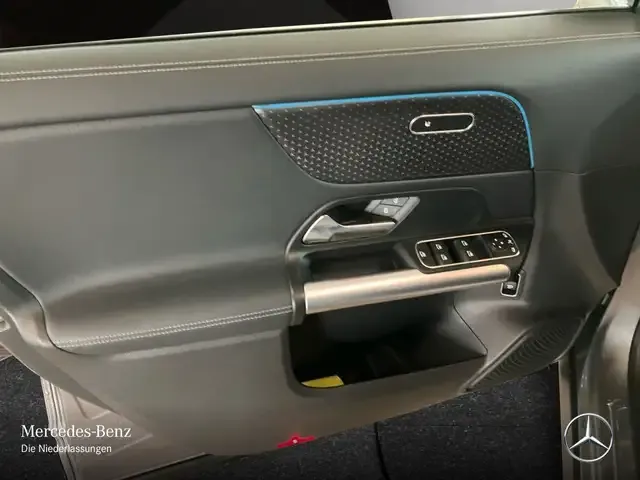 Mercedes-Benz EQA 300