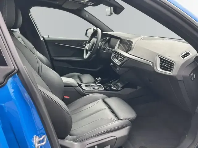 BMW 235
